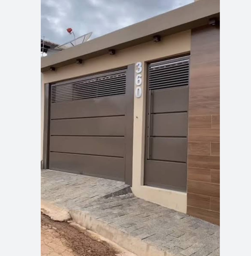 Portão Basculante Fechado